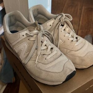 New Balance white/grey Suede & Mesh Trainers